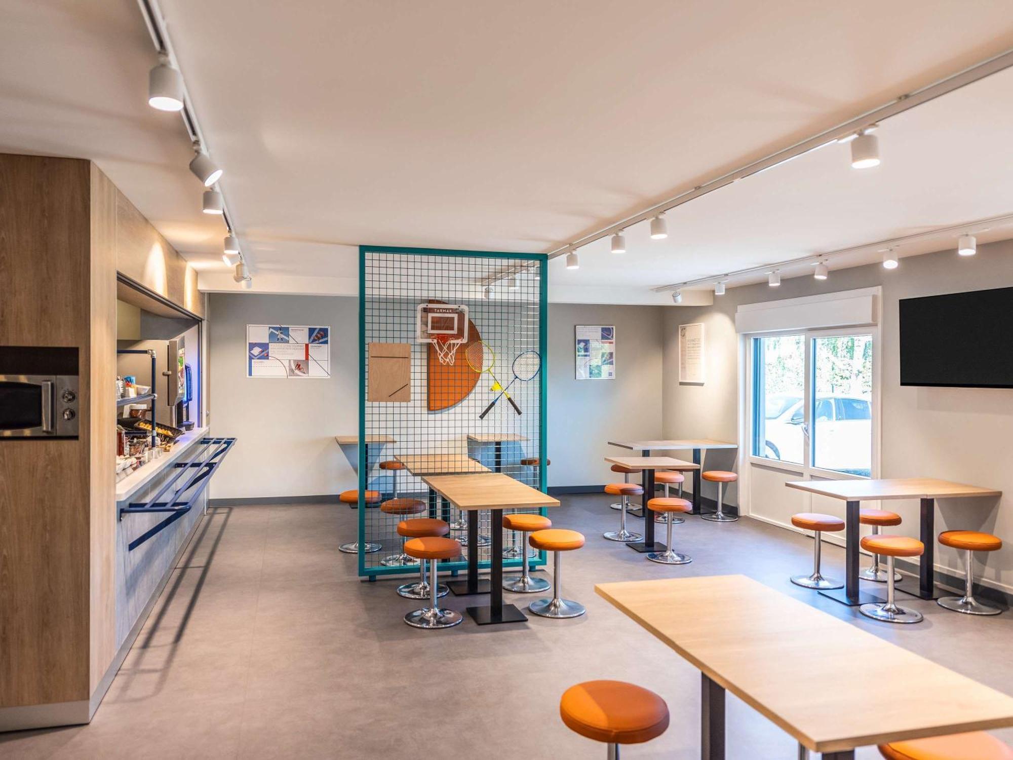 Ibis Budget Villefranche Limas Zewnętrze zdjęcie